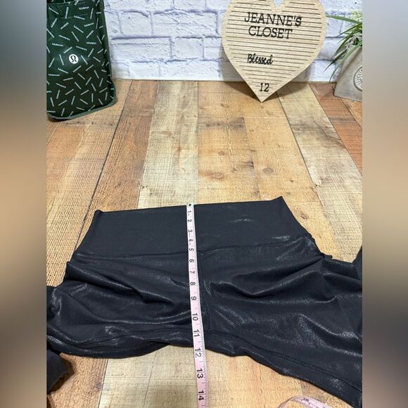 Lululemon Align High-Rise Pant 25" *Shine
Radiate Foil Print Black size 14 - Picture 11 of 15